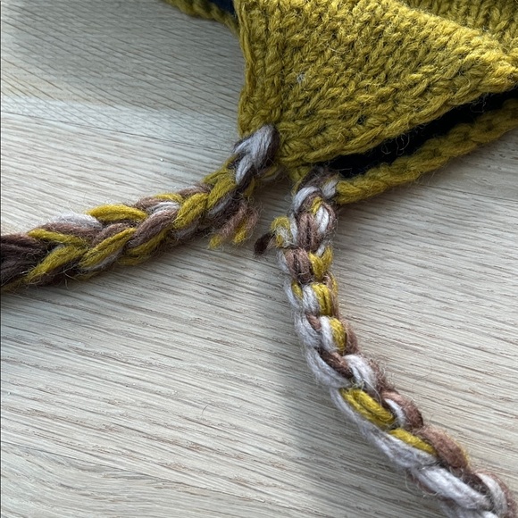 Nepal Ear flap Wool hat - braided ties/fringe and tassel trim - fleece lined - Picture 8 of 8